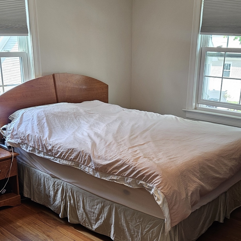 126 Waverley St, Belmont