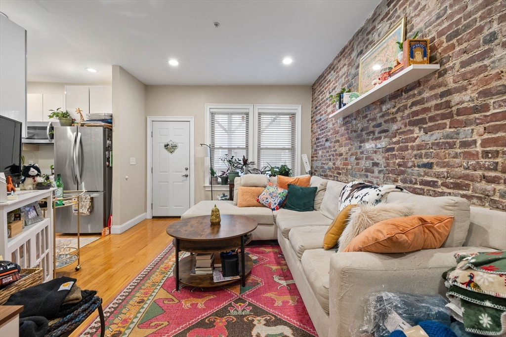 102 Chelsea St, East Boston