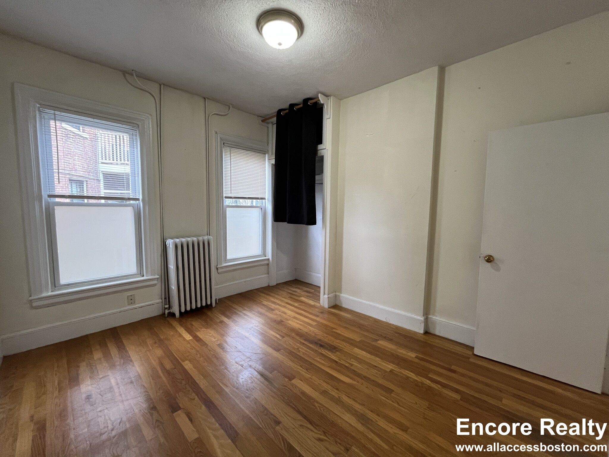 35 Harvard Sq, Brookline Village