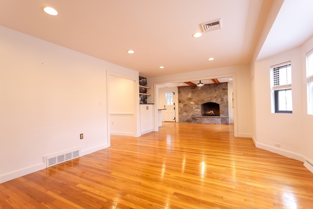 321 Nichols St, Norwood