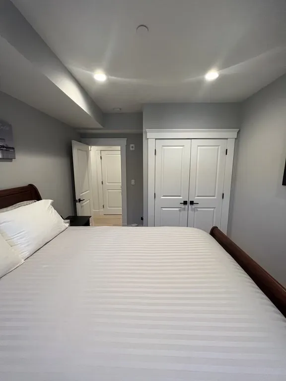 398 Bremen St, East Boston