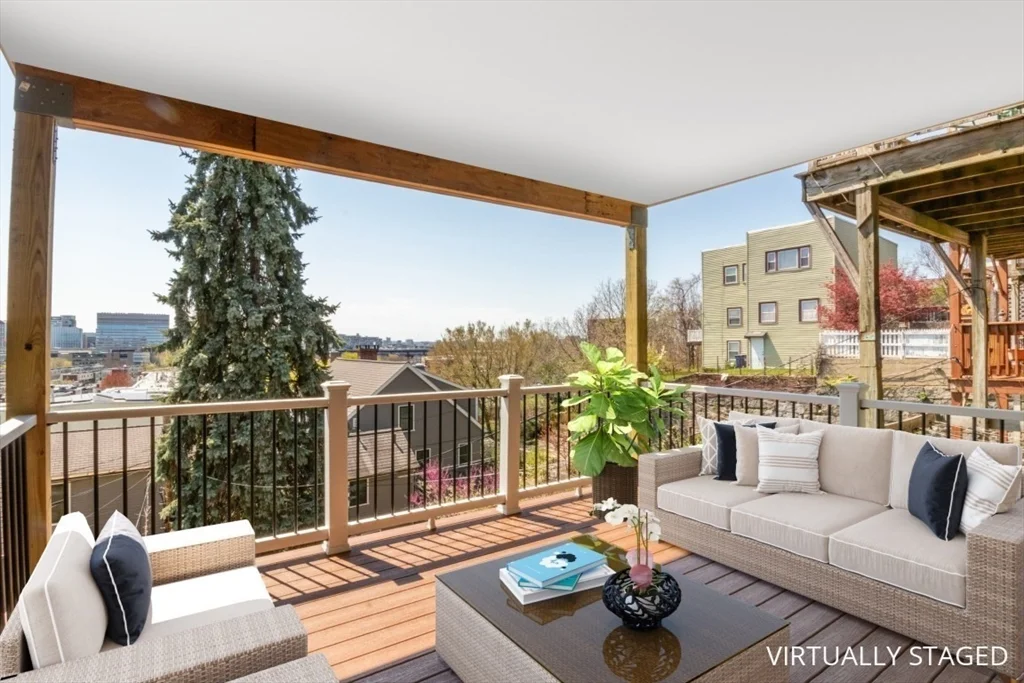 298A Bunker Hill St, Charlestown