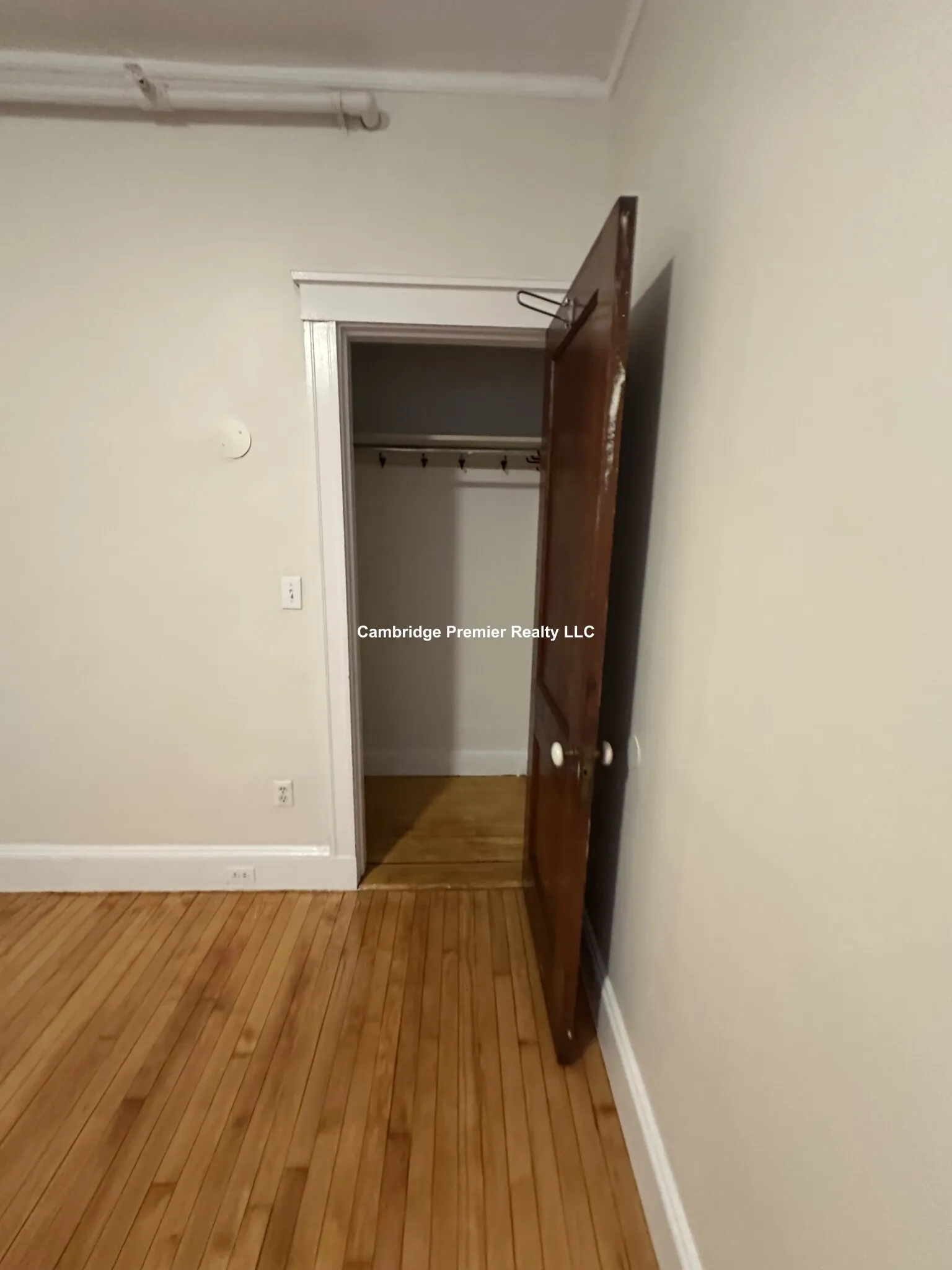 5 Linnaean St, Neighborhood Nine