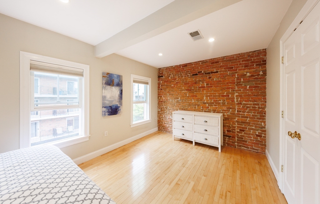 762 East 6th St, South Boston