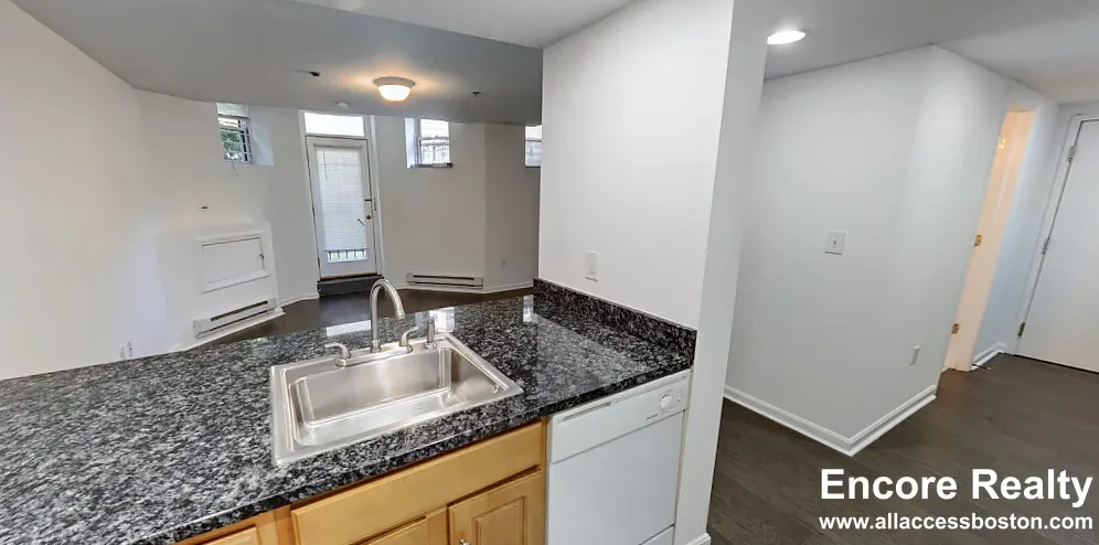 36 Queensberry St, Fenway