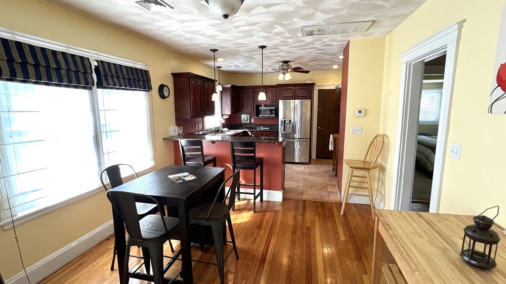 59 Cottage Park Rd, Winthrop