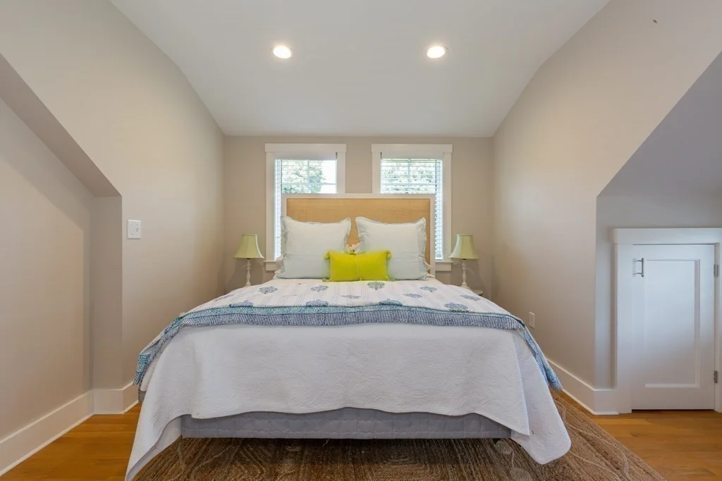 12a Pond View Dr, Nantucket