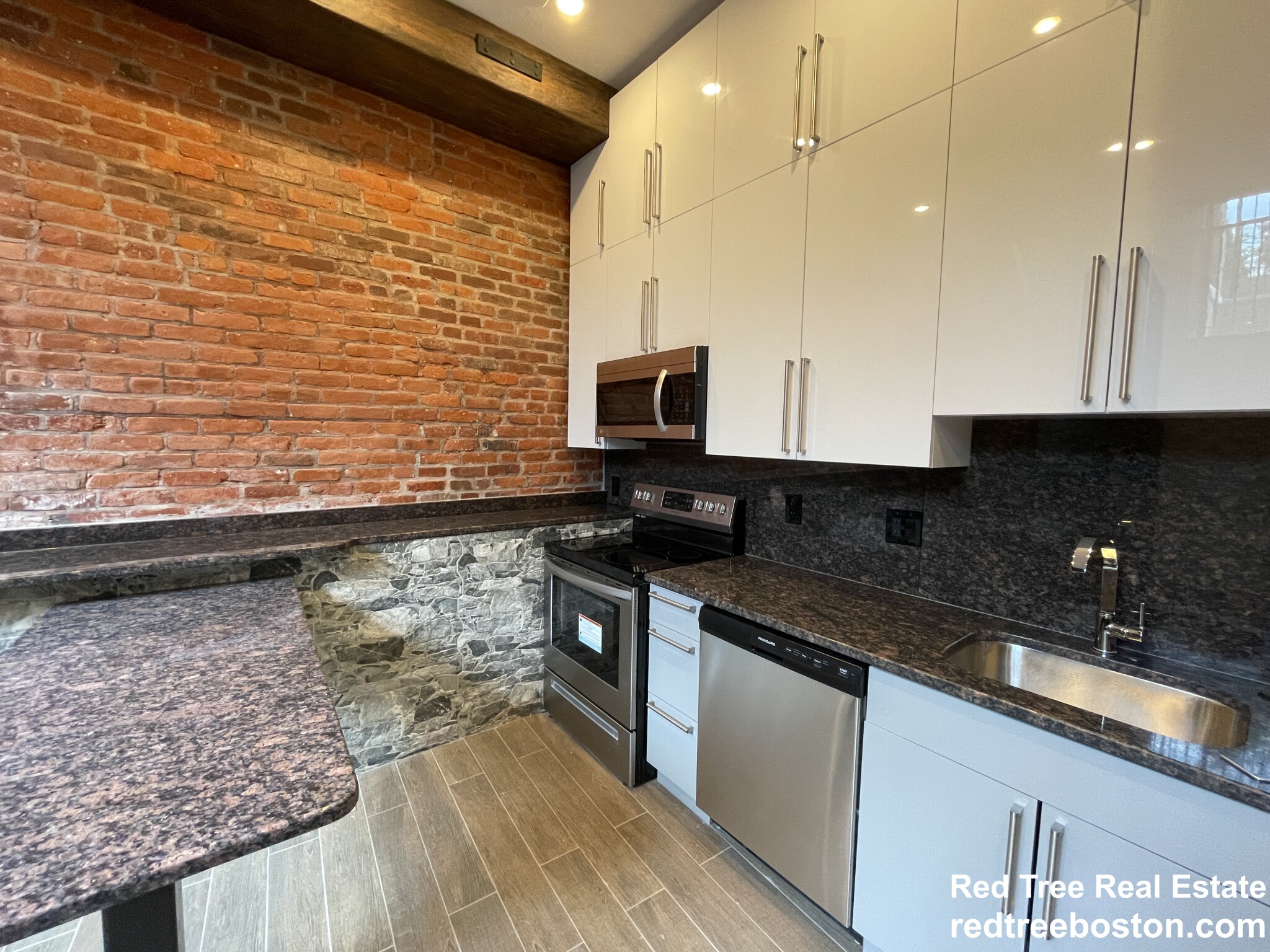 1028 Commonwealth Ave, Boston