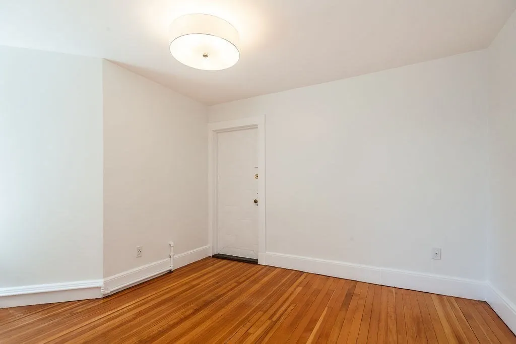 1572 Massachusetts Ave, Neighborhood Nine