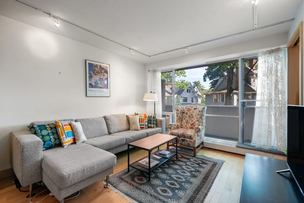 29 Concord Ave, Neighborhood Nine