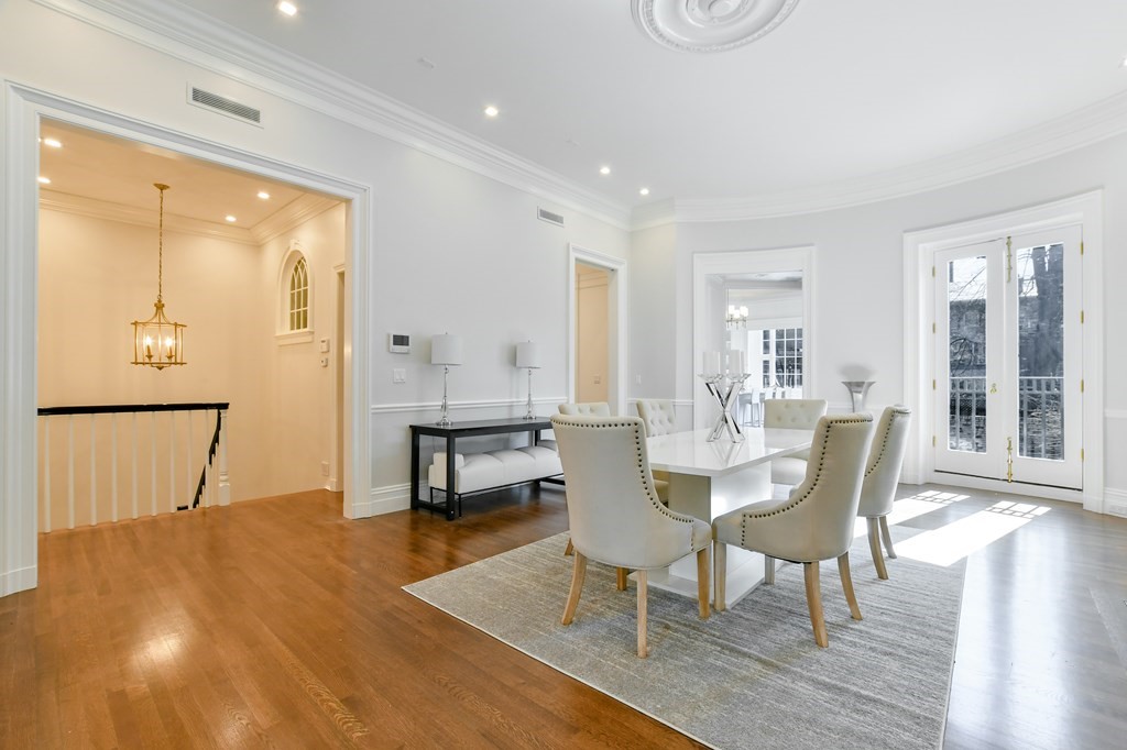 20 Chestnut St, Beacon Hill