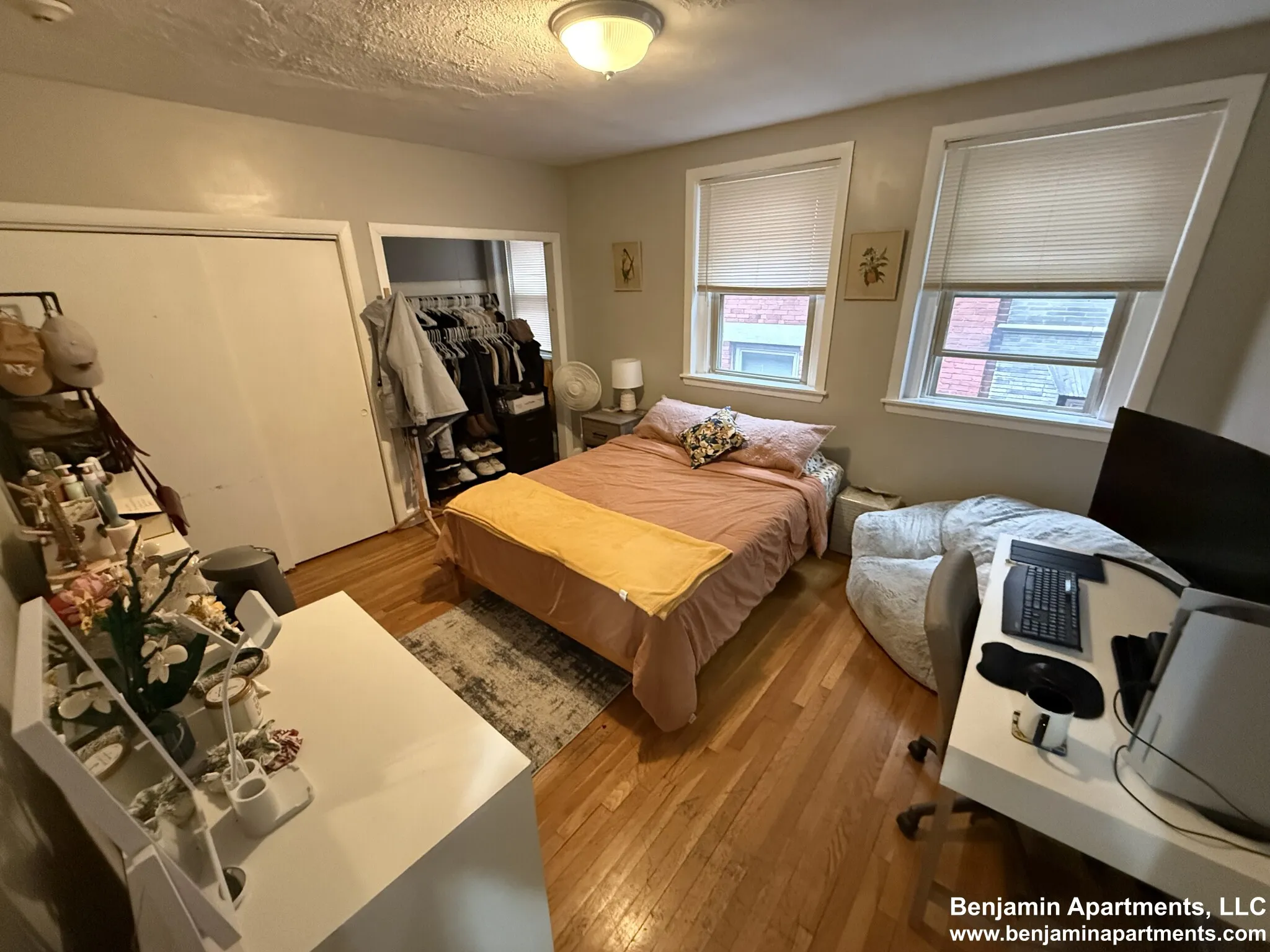 879 Beacon St, Fenway