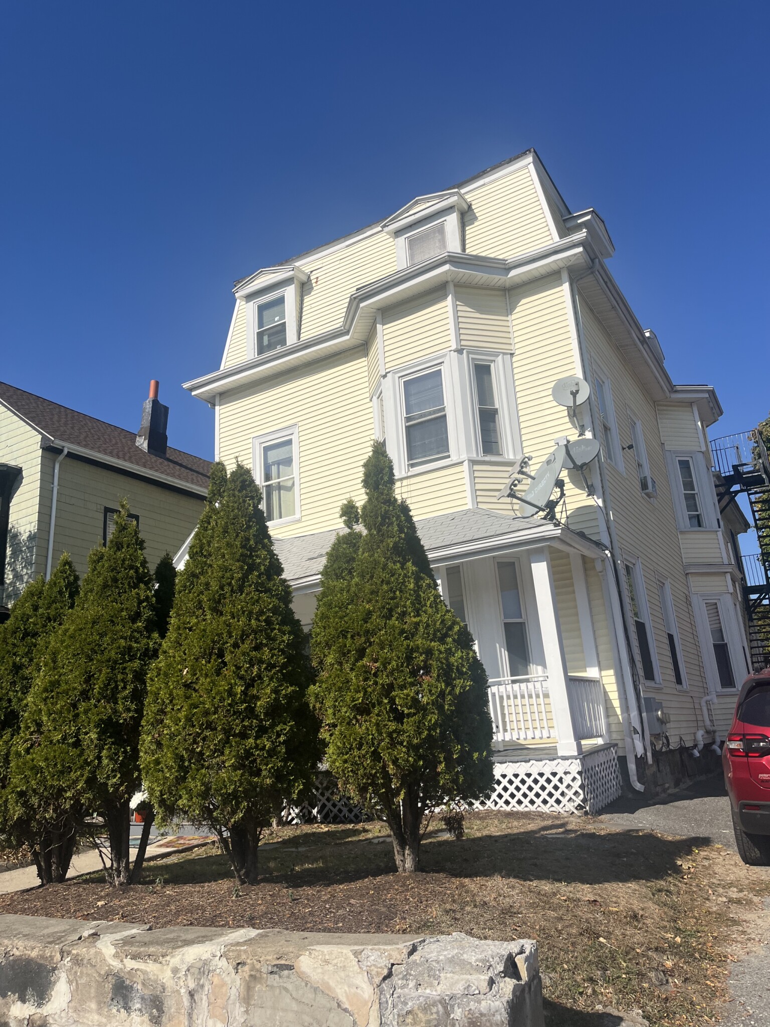 91 West Cottage St, Roxbury