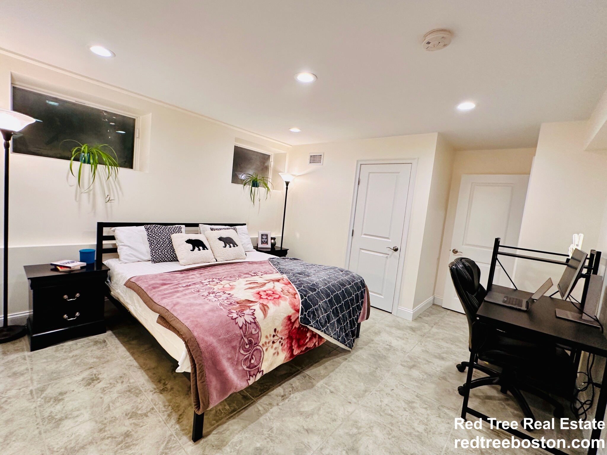 18 Senator Bolling Cir, Dorchester