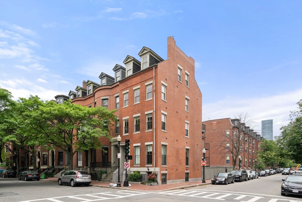 437 Shawmut Ave, South End