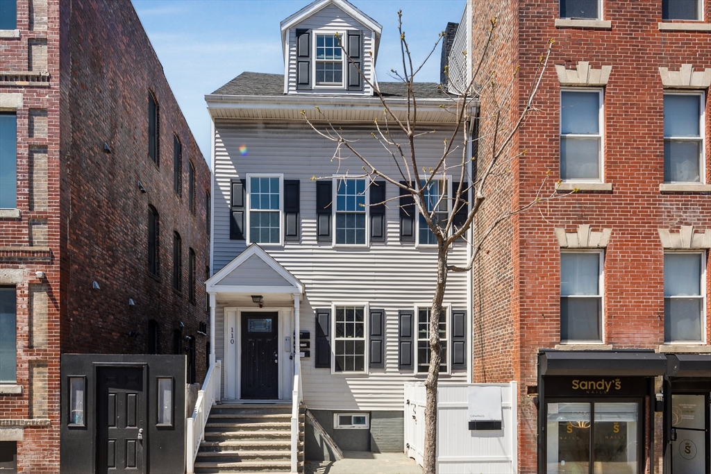 110 Chelsea St, East Boston