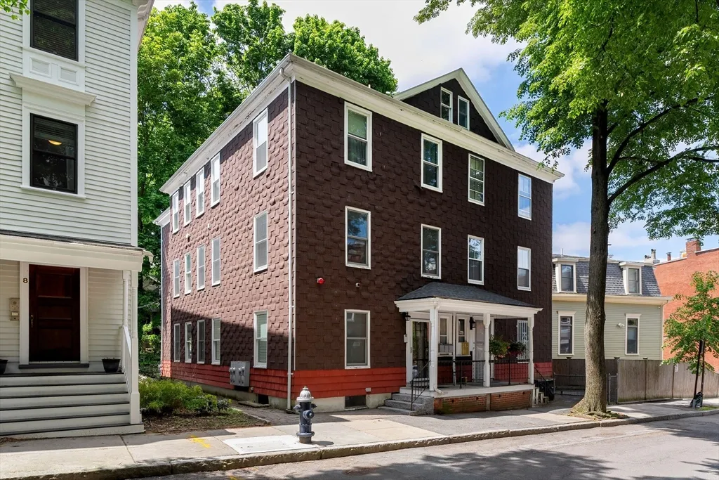 12 Perry St, Central Village