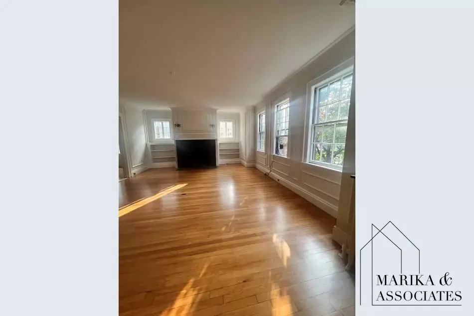 67 Green St, North Brookline