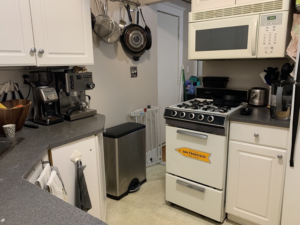 380 Riverway, Mission Hill