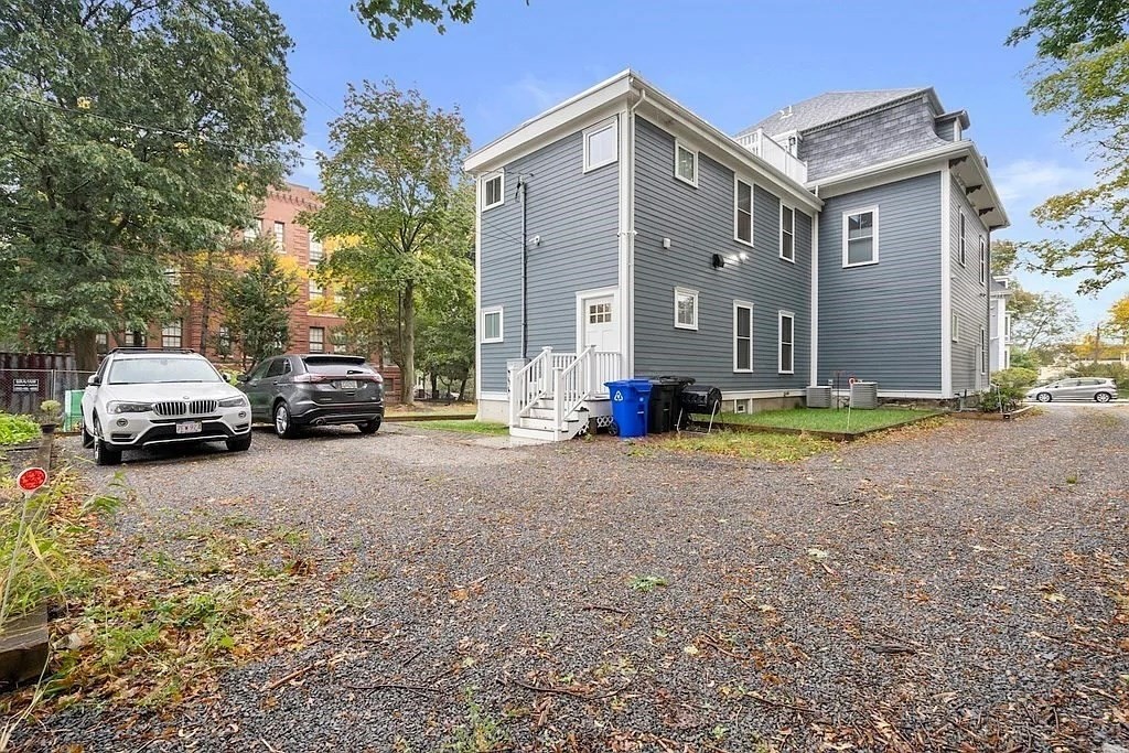 63 Perrin St, Roxbury