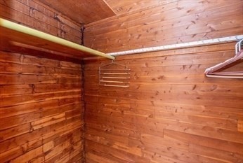 267 Lynn Shore Dr, Diamond District