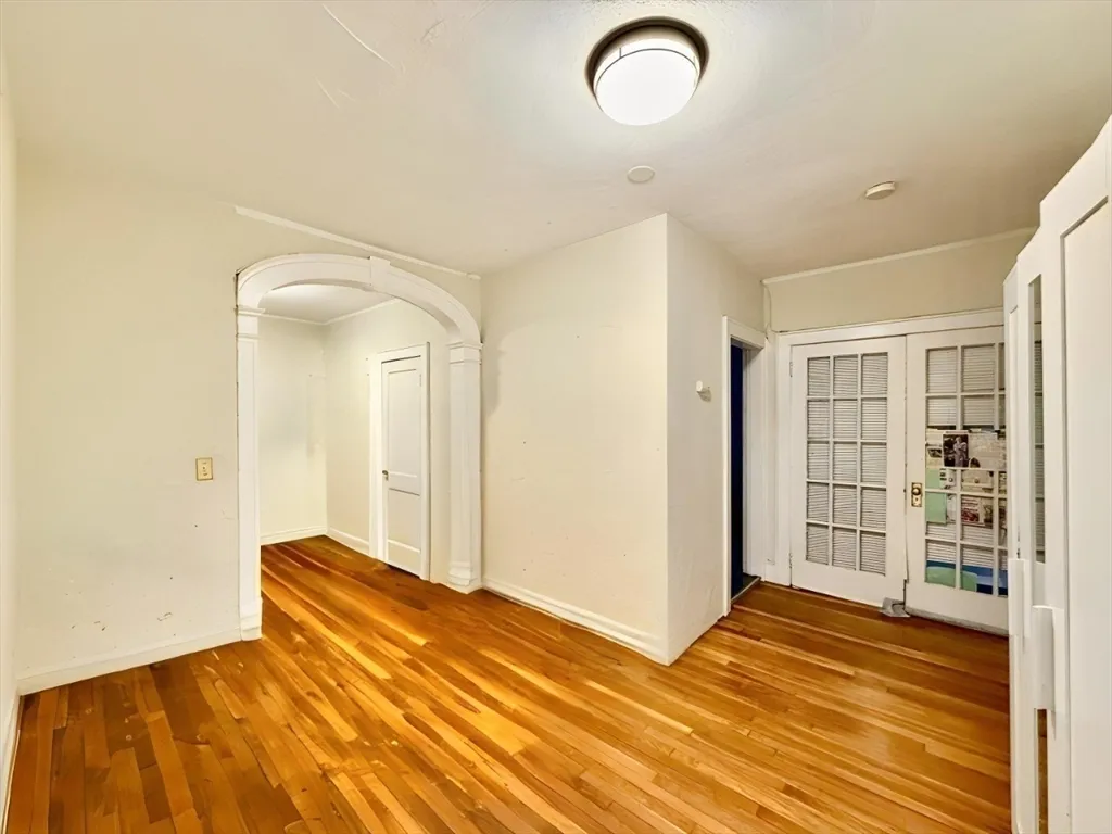 1468 Commonwealth Ave, Brighton