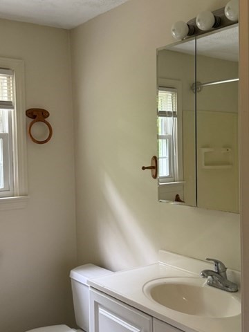 607 Flat Hill Rd, Lunenburg