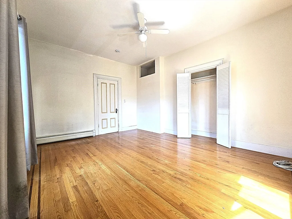 20 Willow St, Newton Center