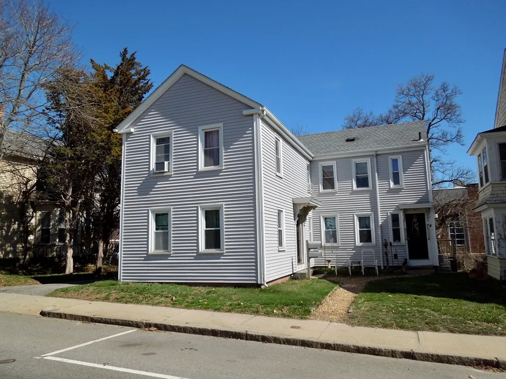 74 Sandwich St, Downtown