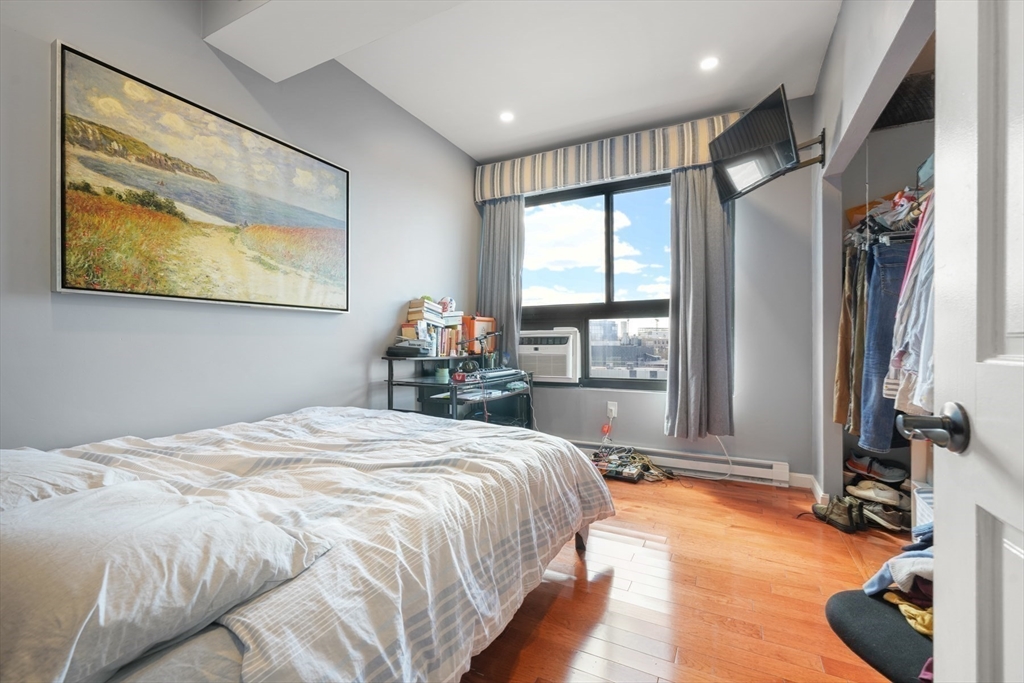 12 Stoneholm St, Fenway