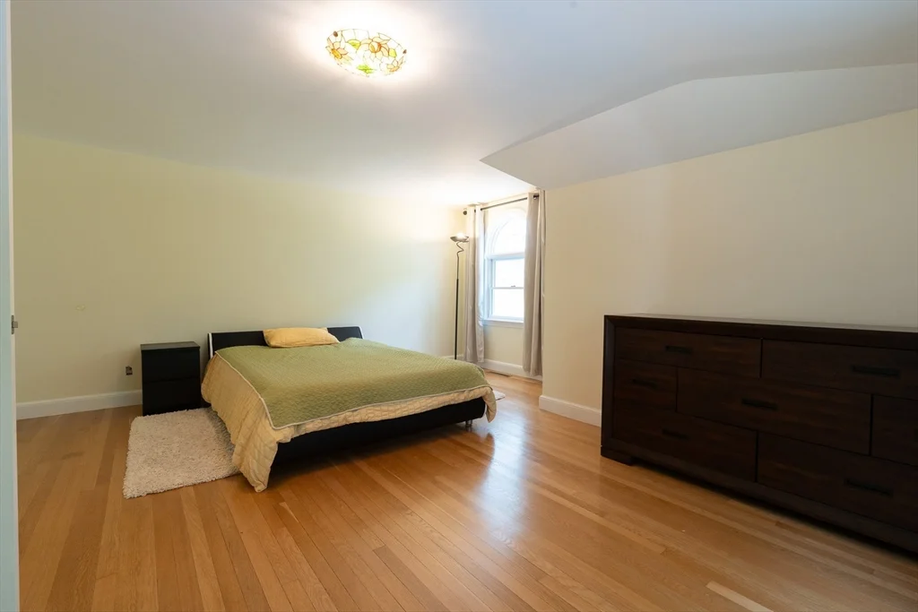 5 Fairview Rd, Canton