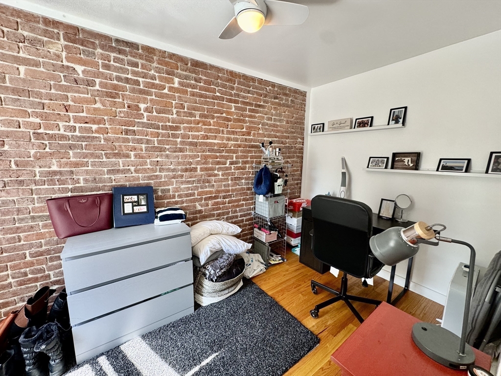 17 Perry St, Brookline Village