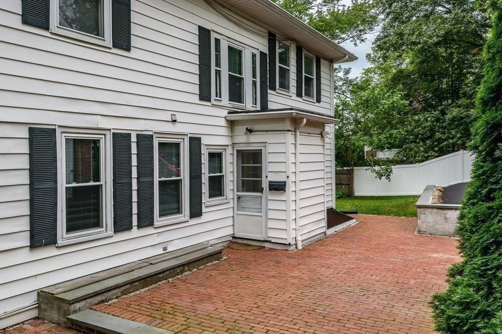 1094 Centre St, Newton