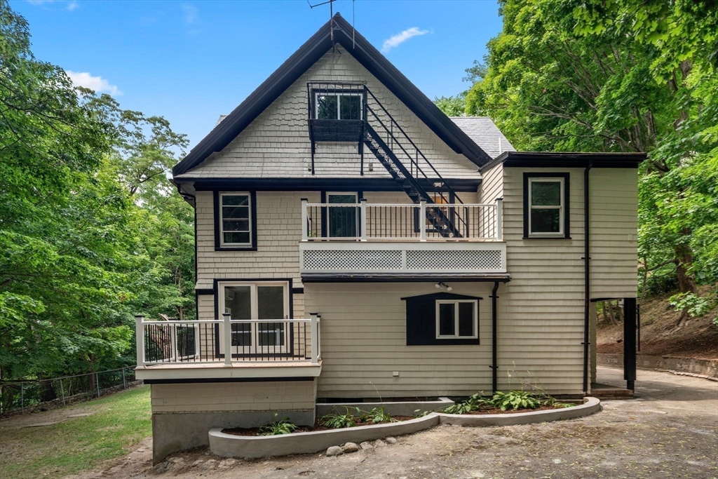 136 Academy Hill Rd, Brighton