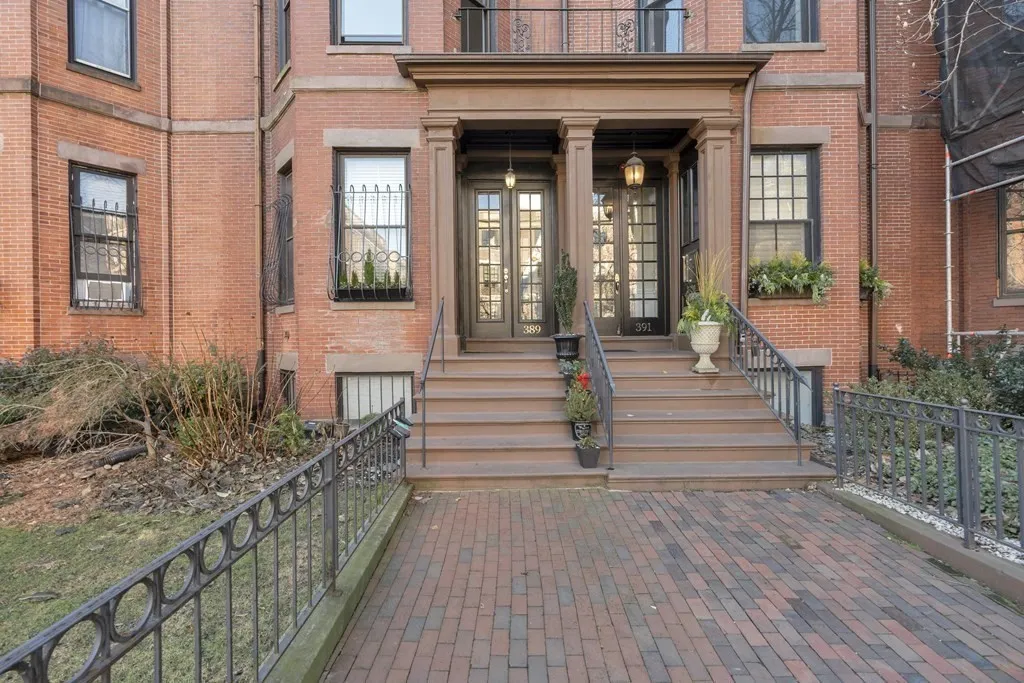 389 Beacon St, Back Bay