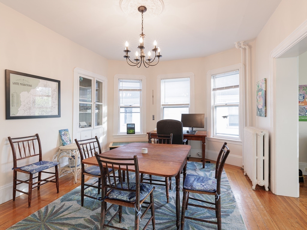 13 Oxford Ave, Belmont