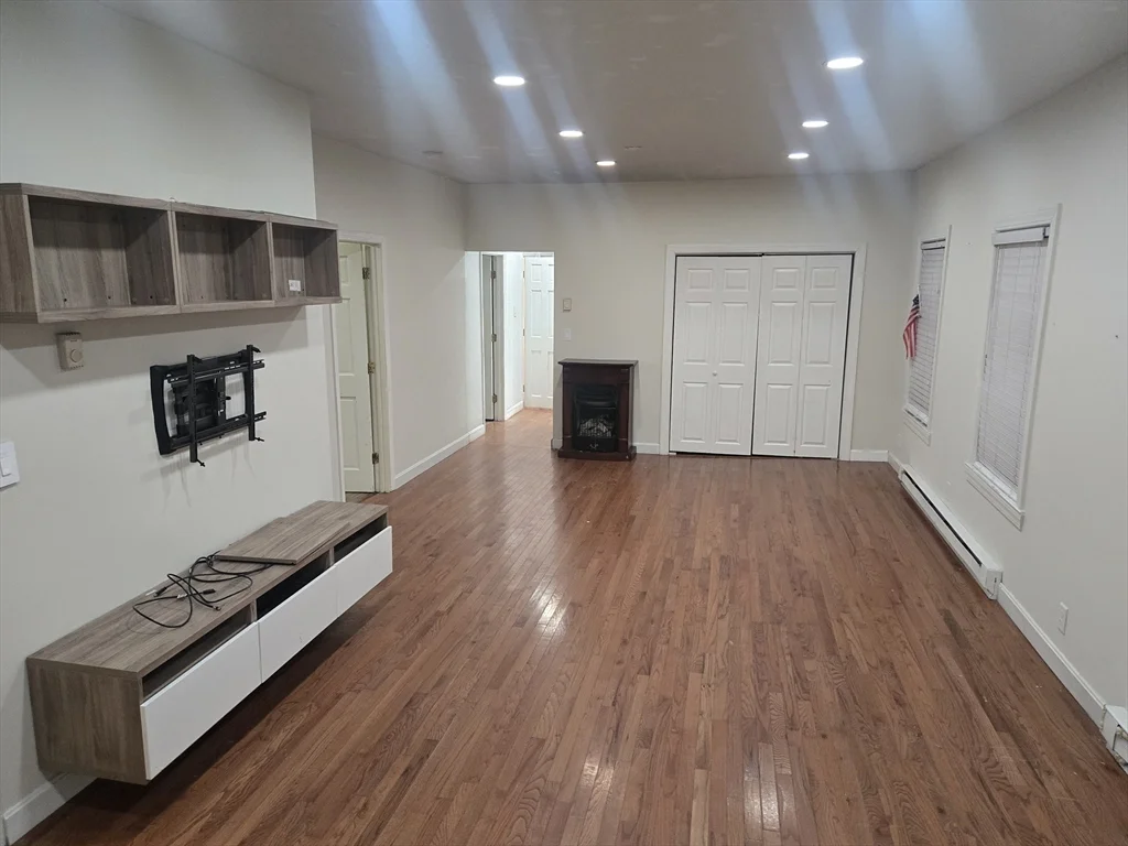 380 Grafton St, Worcester