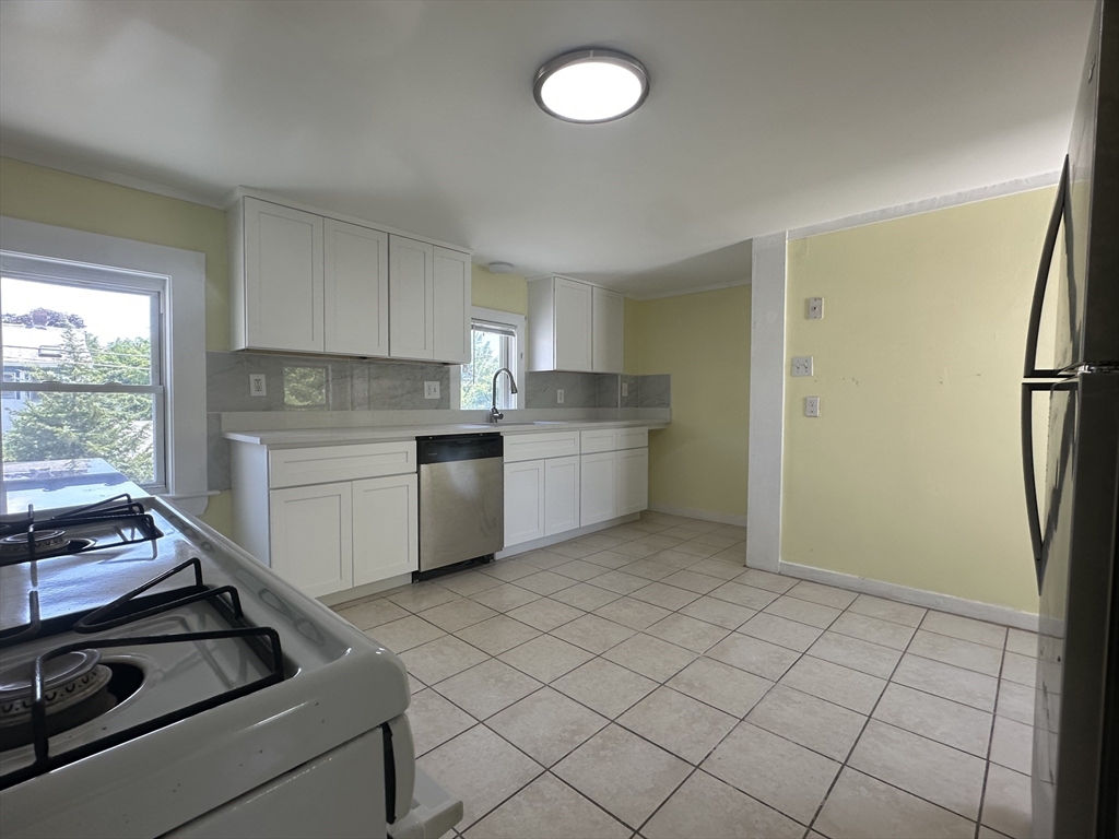 4 Harrison St, Natick