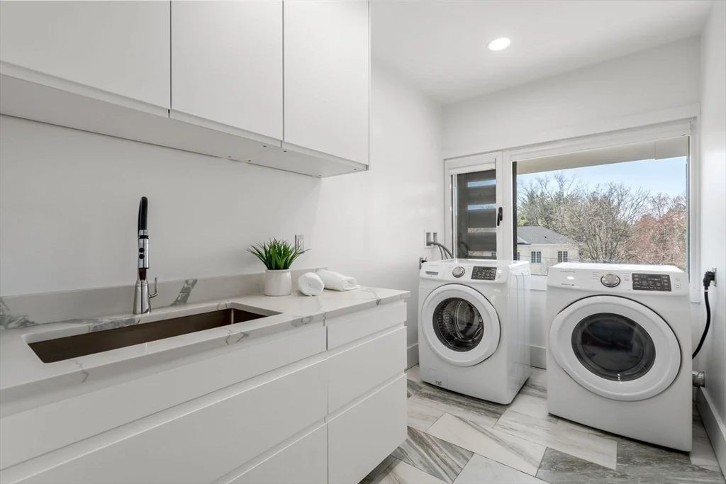 30 Whipple Rd, Lexington