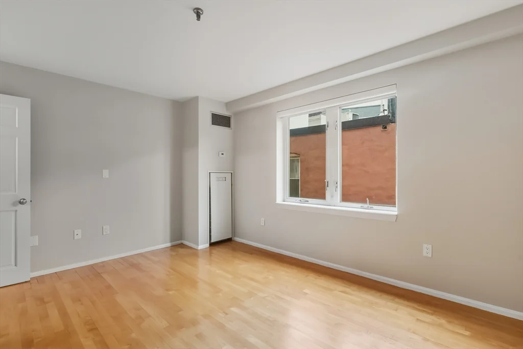 350 North, North End