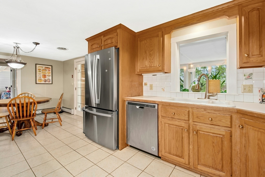 67 S Oxford Rd, Millbury