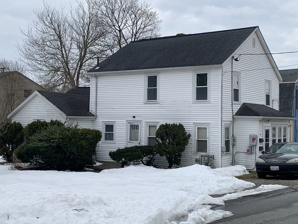 108 Elmwood, Swansea