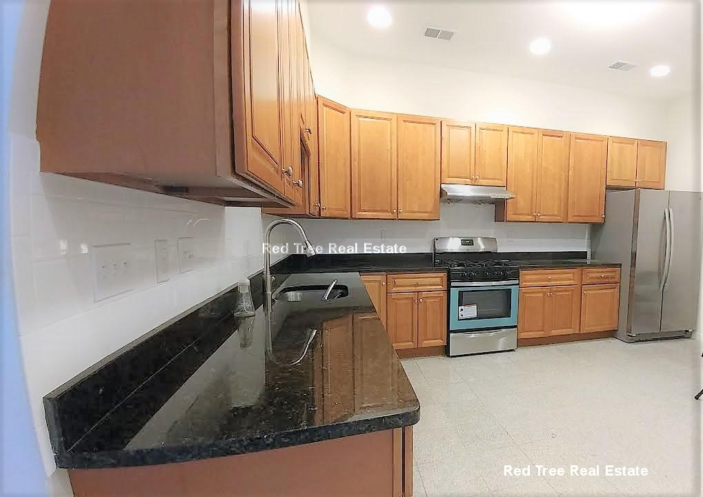 10 Moreland St, Roxbury