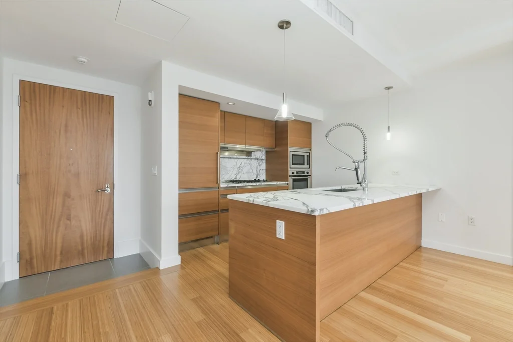7 Warren Ave, South End