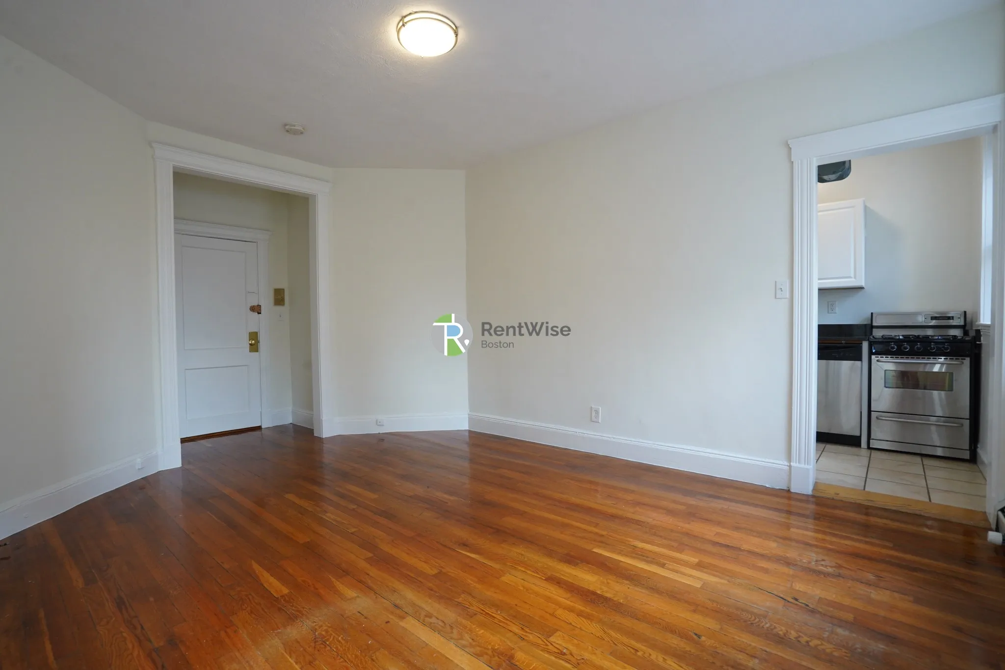 82 Brainerd Rd, Allston
