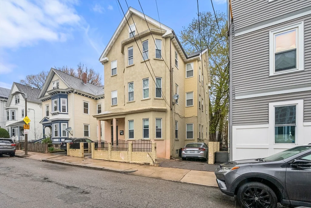 66 Mozart St, Jamaica Plain