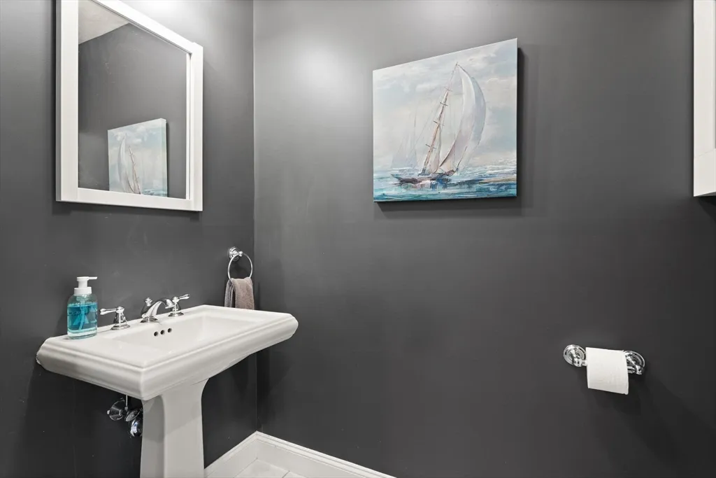 336 Saratoga St, East Boston