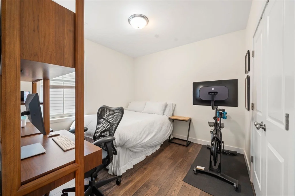 213 E Eagle St, East Boston