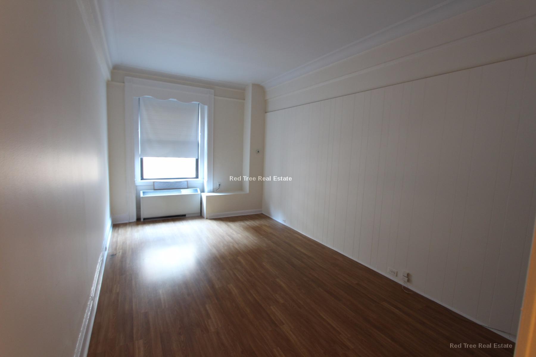 62 Boylston St, Midtown