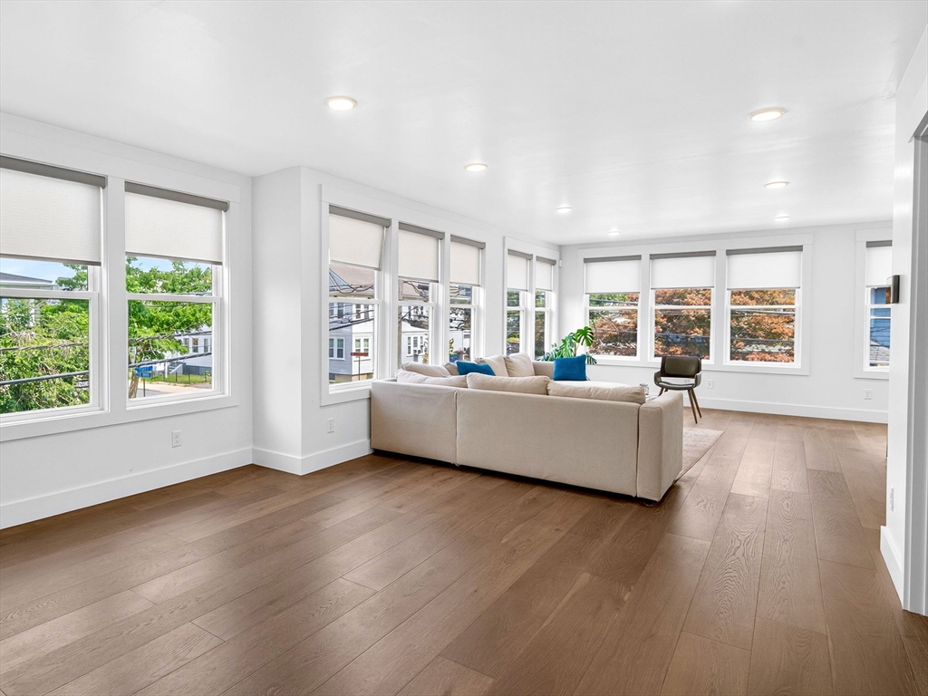 62 Governor Winthrop Rd, Ten Hills